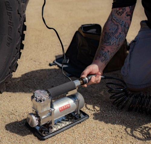 VIAIR COMPRESSORE PORTATILE 400P - 150PSI - PER GOMME FINO A 35